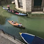 B&B Al Teatro con vista sui canali