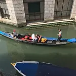 B&B Al Teatro con vista sui canali