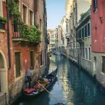 B&B Al Teatro con vista sui canali