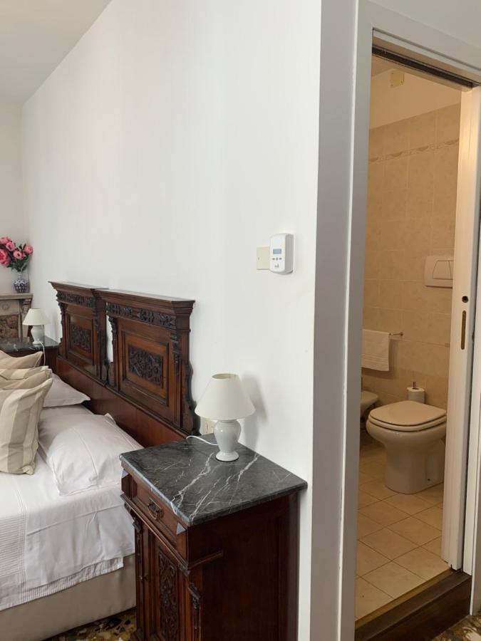 Bed & Breakfast Al Teatro With Canal View Venezia